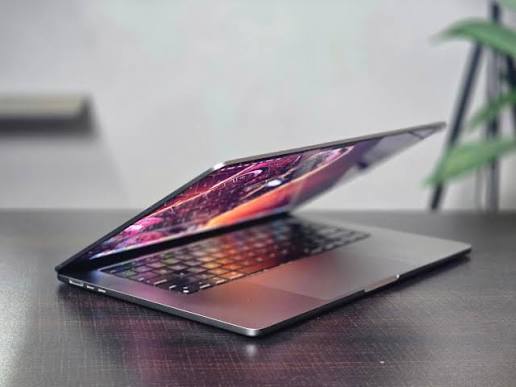 MacBook Air M2 - Image 2